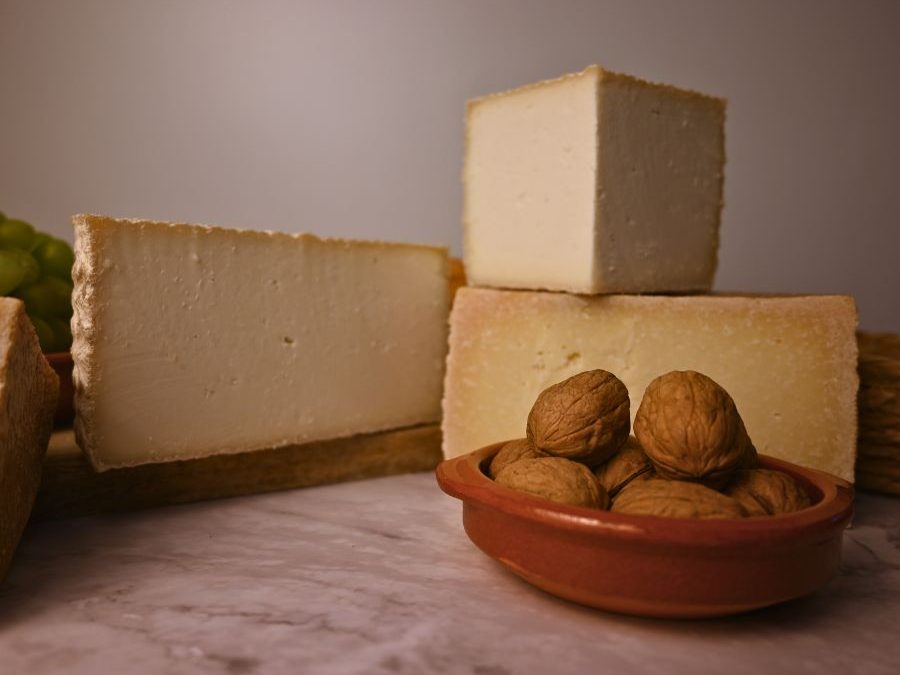 El Secreto del Almacenamiento: Cómo Conservar tu  Queso de Cabra en Casa y Por Qué